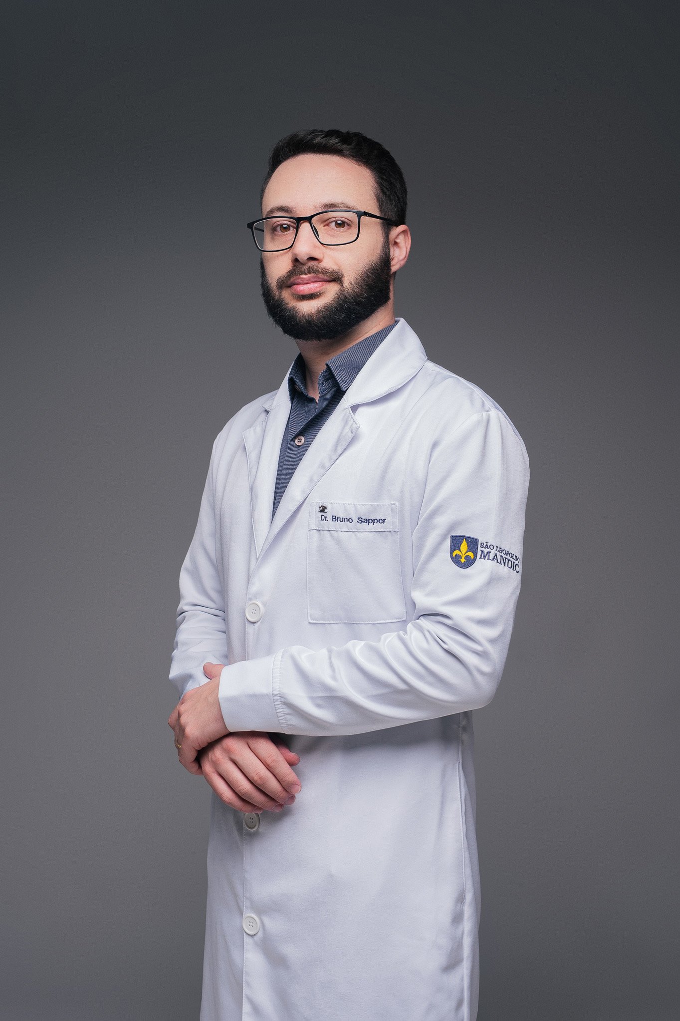 Retrato profissional do Dr. Bruno Sapper
